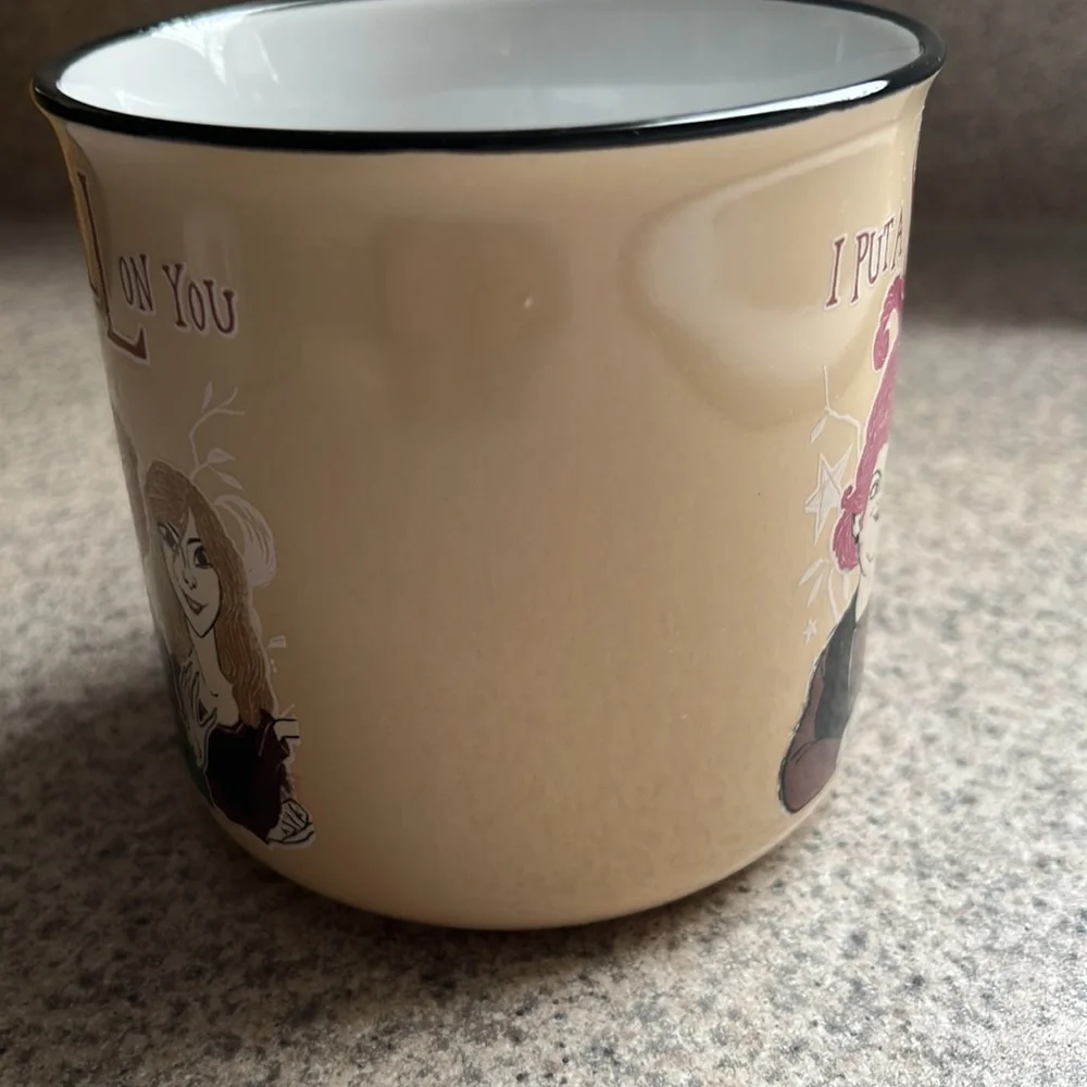 Disneys Hocus Pocus 20 oz mug - Picture 2 of 5